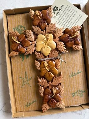 Vintage Hawaiian Handcrafted Hibiscus Floral Cross Wall Art - Brown & Tan